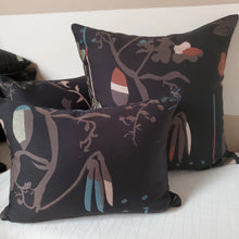 Cargar imagen en el visor de la galería, Maharam Eden nightshade Pillow