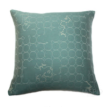 Cargar imagen en el visor de la galería, Maharam Vineyard Cay pillow Jaspid studio