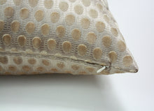 Cargar imagen en el visor de la galería, Bernhardt spotlight gold Pillow