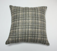 Load image into Gallery viewer, Architex Chaucer Pillow