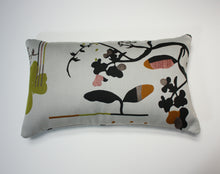 Cargar imagen en el visor de la galería, Maharam Eden Dew pillow