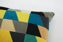 Load image into Gallery viewer, Momentum Lucio Capri Pillow