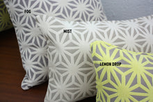 Load image into Gallery viewer, Arc com Kirigami Pillow Jaspid Studio