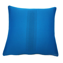 Cargar imagen en el visor de la galería, Maharam Lift Morph pillow Jaspid studio