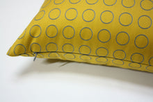 Cargar imagen en el visor de la galería, Maharam Repeat Dot Gold Pillow Jaspid studio