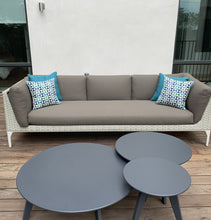 Cargar imagen en el visor de la galería, Sunbrella Calypso Pillow