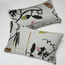 Cargar imagen en el visor de la galería, Maharam Eden Dew pillow