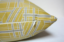 Cargar imagen en el visor de la galería, Nest citron yellow pillow Jaspid studio