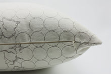 Cargar imagen en el visor de la galería, Maharam Vineyard Taro pillow Jaspid studio