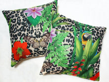 Cargar imagen en el visor de la galería, Tropical Jungle Pillow Cover