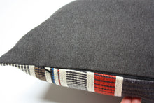 Cargar imagen en el visor de la galería, Maharam Paul Smith Point Ivory and Ember pillow
