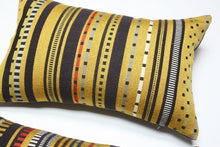 Cargar imagen en el visor de la galería, Maharam Paul Smith Point Gold and Black pillow Jaspid studio